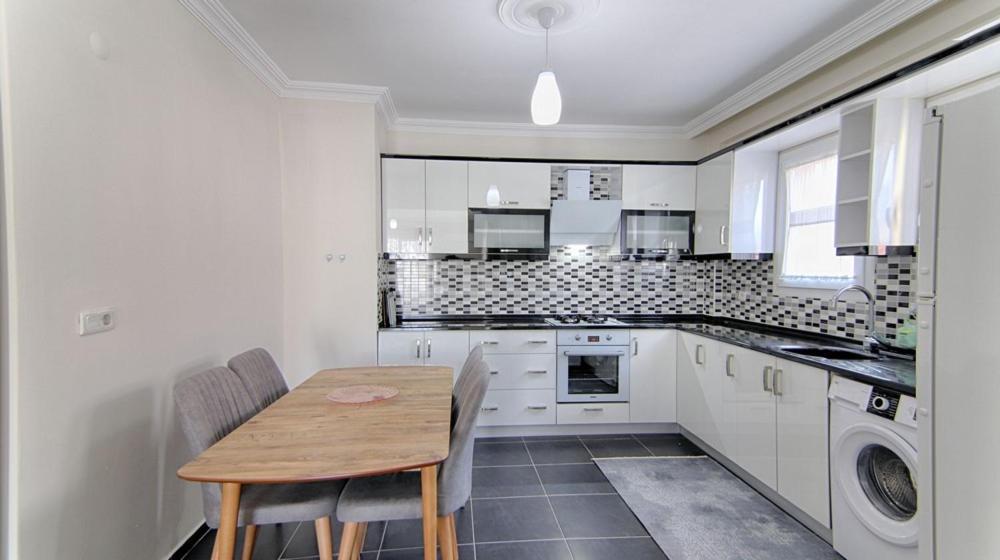 Fethiye City Center Cozy Apartments By Lookbookholiday Eksteriør bilde